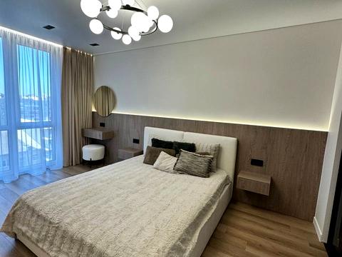 квартира за адресою Степана Бандери вул., (Будинок 4)