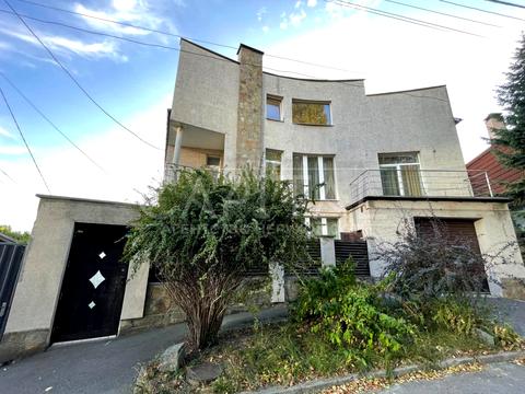 будинок за адресою вул. Дмитра Дорошенка, 9