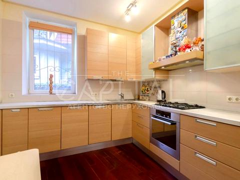 будинок за адресою вул. Дмитра Дорошенка, 9