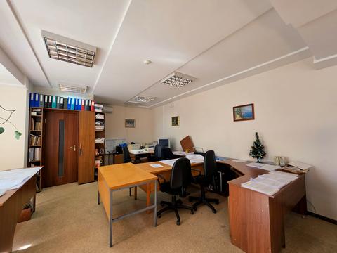 коммерческая по адресу Николая Михновского бульв. (Дружбы народов), 14-16