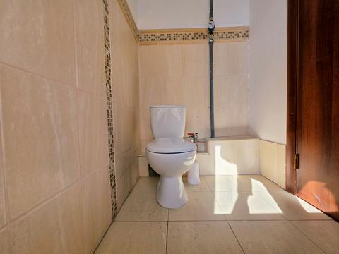 коммерческая по адресу Николая Михновского бульв. (Дружбы народов), 14-16