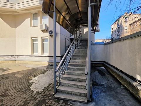 коммерческая по адресу Николая Михновского бульв. (Дружбы народов), 14-16