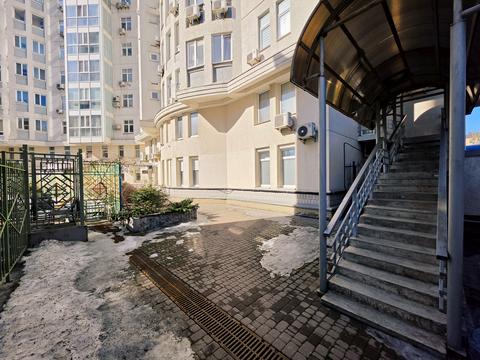 коммерческая по адресу Николая Михновского бульв. (Дружбы народов), 14-16