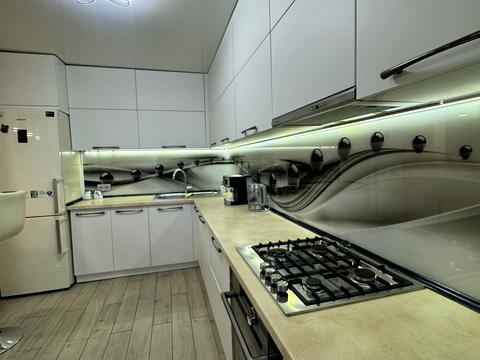 квартира за адресою Василя Макуха вул. (Червонопартизанська), 5