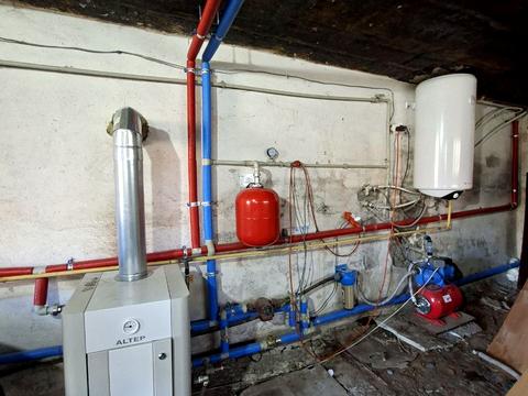 будинок за адресою вулиця Центральна