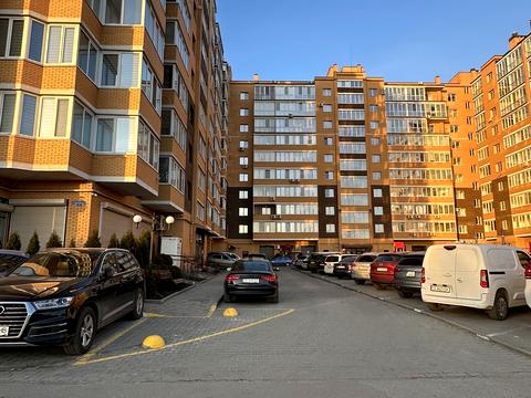 квартира за адресою Чорновола вул., 1