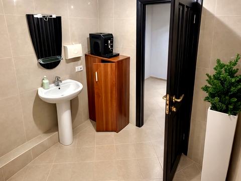 комерційна за адресою Святослава Караванського вул. (Жуковського), 33