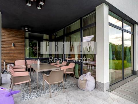 будинок за адресою с. Нові Безрадичі, Сонячна вул., 6