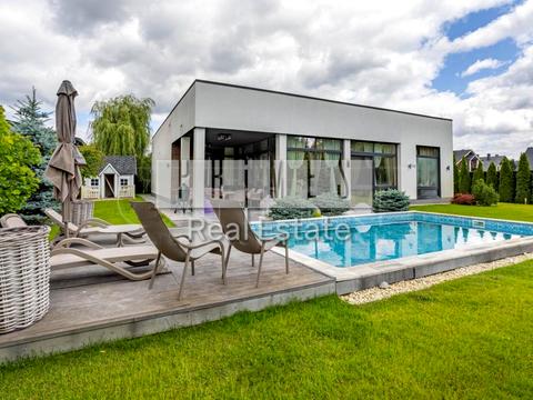 будинок за адресою с. Нові Безрадичі, Сонячна вул., 6