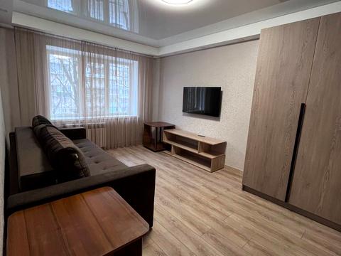 квартира за адресою Ореста Левицького вул. (Академіка Курчатова), 22