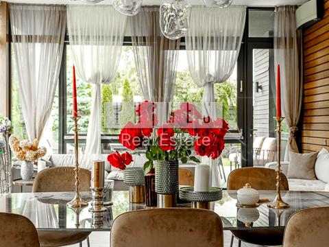 будинок за адресою с. Нові Безрадичі, Сонячна вул., 6