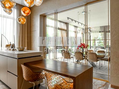 будинок за адресою с. Нові Безрадичі, Сонячна вул., 6