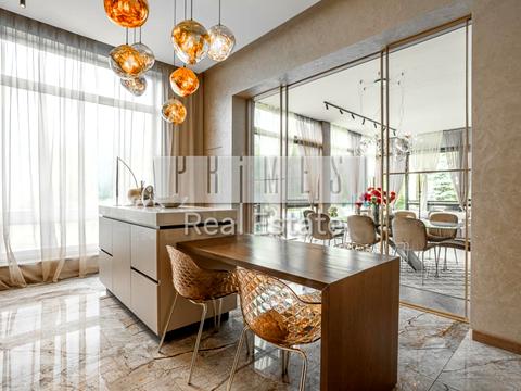 будинок за адресою с. Нові Безрадичі, Сонячна вул., 6