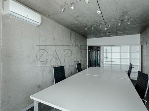 комерційна за адресою Срібнокільська вул., 1