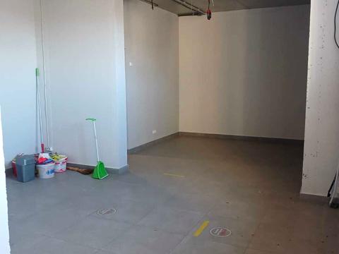 комерційна за адресою Єдності вул., 5