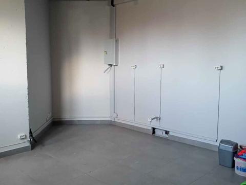 комерційна за адресою Єдності вул., 5