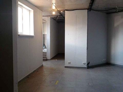 комерційна за адресою Єдності вул., 5