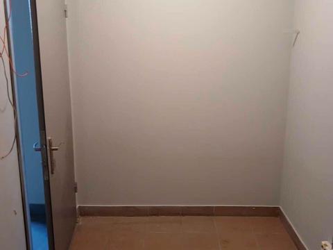 комерційна за адресою Єдності вул., 5