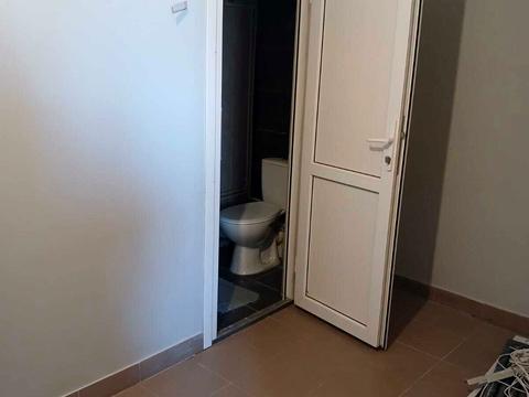 комерційна за адресою Єдності вул., 5