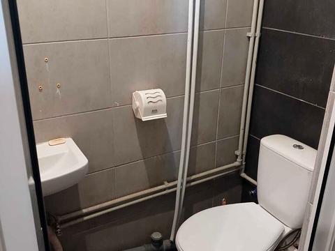 комерційна за адресою Єдності вул., 5