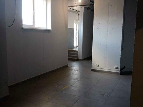 комерційна за адресою Єдності вул., 5