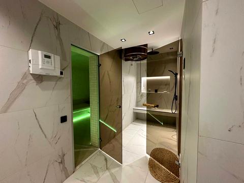 дом по адресу Плютовская ул.