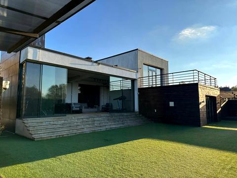 дом по адресу Плютовская ул.