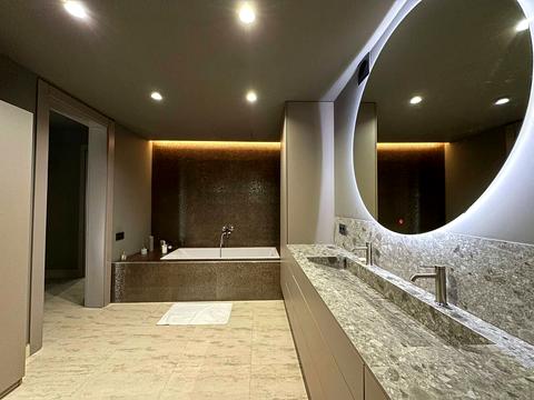 дом по адресу Плютовская ул.