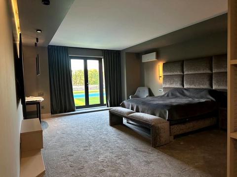 дом по адресу Плютовская ул.