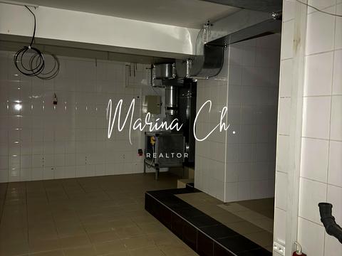 комерційна за адресою Дмитра Яворницького просп. (Карла Маркса), 46