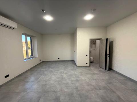 комерційна за адресою Соборна пл. (Жовтнева), 14