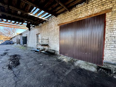 комерційна за адресою Сінна вул. (Добровольського), 1