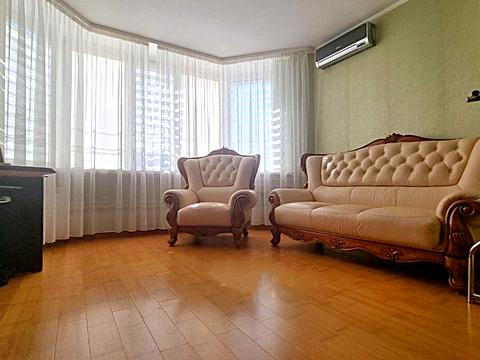 квартира за адресою Миколи Бажана просп., 10