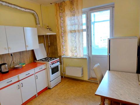 квартира за адресою Михайла Лушпи просп., 49