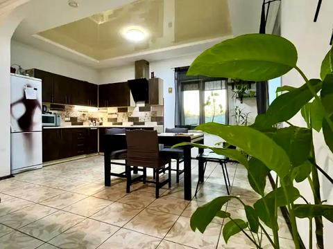 дом по адресу Зразкова