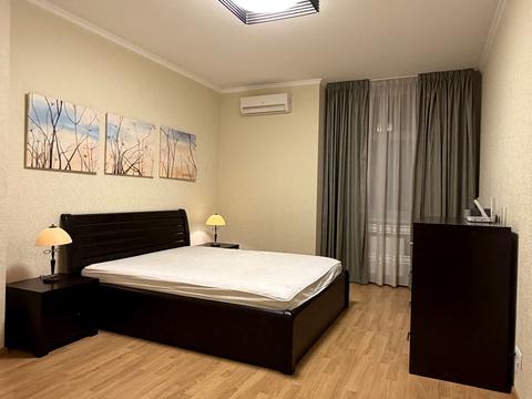 квартира за адресою Анни Ахматової вул., 22