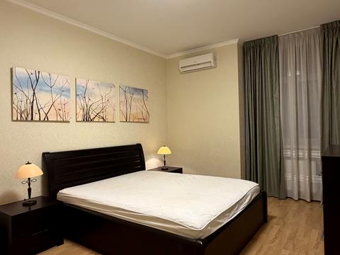 квартира за адресою Анни Ахматової вул., 22