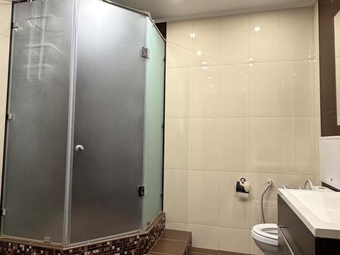 квартира за адресою Анни Ахматової вул., 22