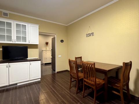 квартира за адресою Анни Ахматової вул., 22