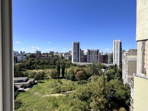 квартира за адресою В'ячеслава Чорновола вул., 14