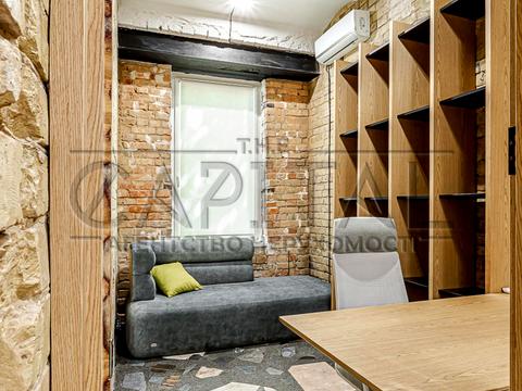 комерційна за адресою Київ, Богдана Хмельницького вул., 9