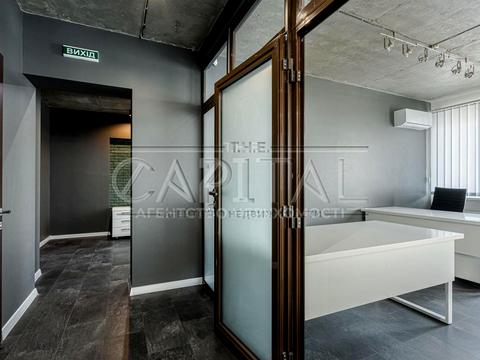 комерційна за адресою Срібнокільська вул., 1