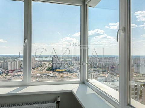 комерційна за адресою Срібнокільська вул., 1