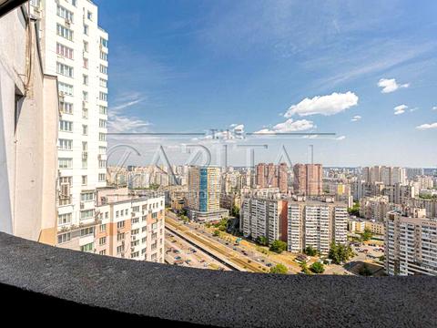 комерційна за адресою Срібнокільська вул., 1