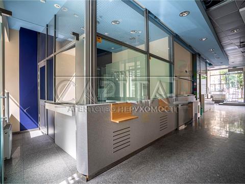 комерційна за адресою Велика Васильківська вул. (Червоноармійська), 23