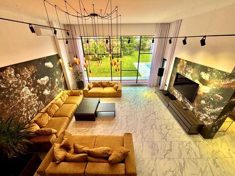 дом по адресу с. Петропавловская Борщаговка, Княгини Ольги ул., 14