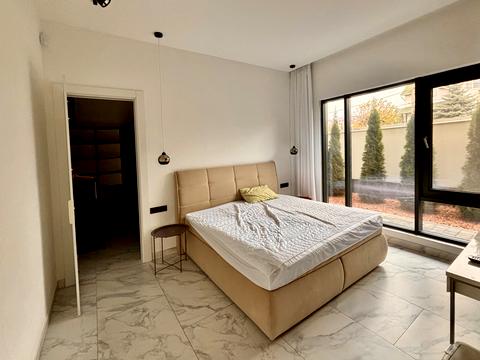 дом по адресу с. Петропавловская Борщаговка, Княгини Ольги ул., 14