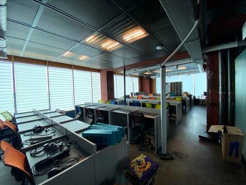 комерційна за адресою Перемоги вул., 61