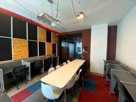 комерційна за адресою Перемоги вул., 61