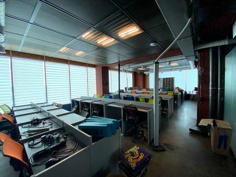 комерційна за адресою Перемоги вул., 61